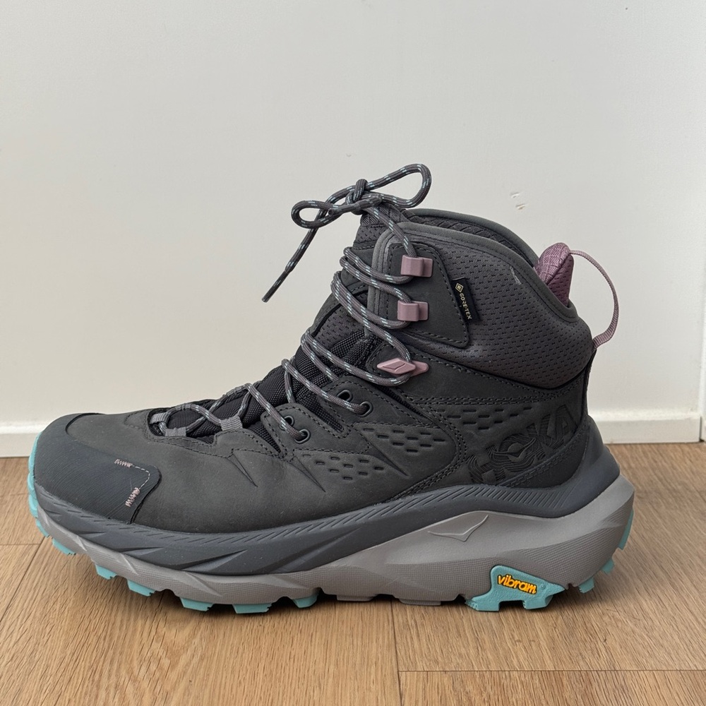 HOKA GTX Hiking Boots — women size 9